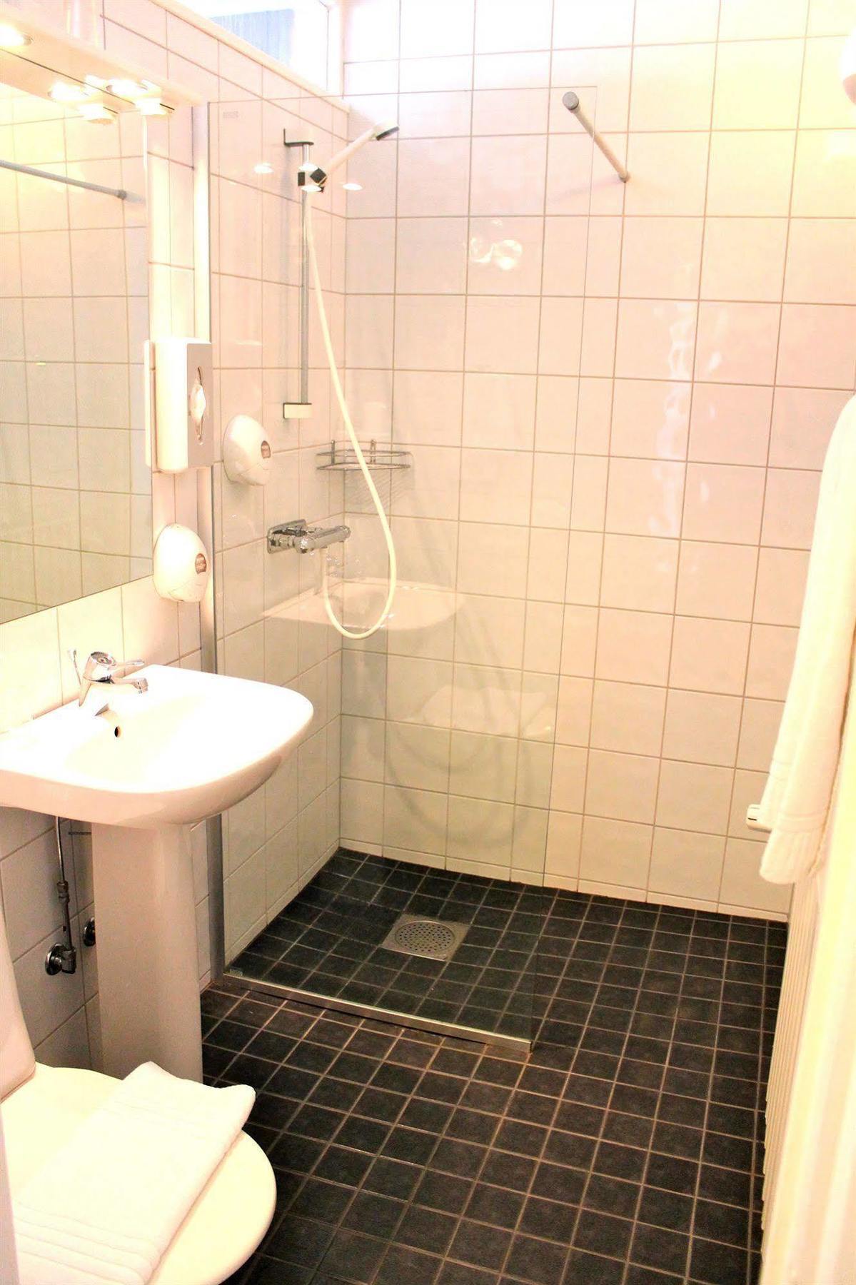 Vaetterleden Hotell & Restaurang Granna Bagian luar foto